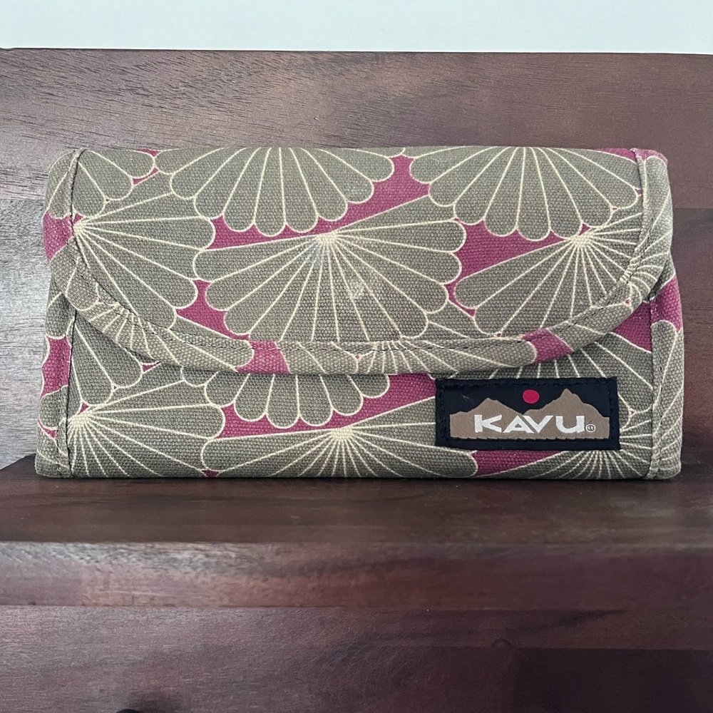 Kavu checkbook wallet